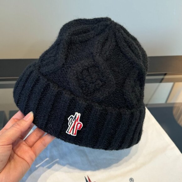 NWT Moncler Black Cable Knit Beanie - Picture 3 of 6
